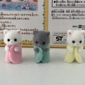 Figuras Bebé Sylvanian Families - Blanco y Gris (Gatos Persa)